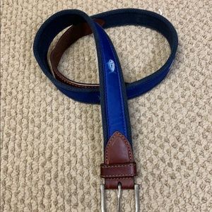Southern Tide Men’s Belt Size 34 blue w fish EUC